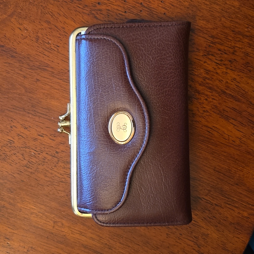 EUC - Vintage Ambassador Design Brown Leather Wallet, circa 1960s
